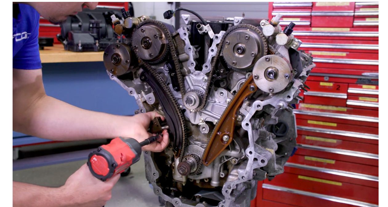 Dayco is making timing chain kit installation easy with a new line of premium timing chain kits – more than 100 part numbers to cover all high-volume engine applications 